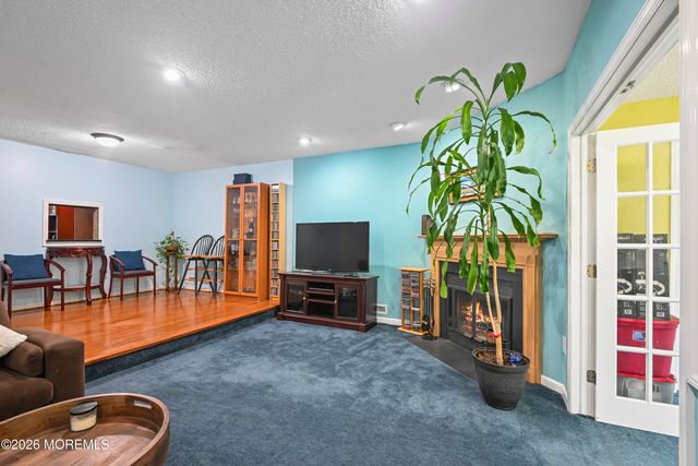 67 Albury Way, North Brunswick, NJ 08902