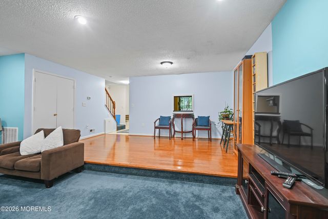 67 Albury Way, North Brunswick, NJ 08902