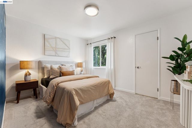26 Raintree Ct 30, Hayward, CA 94544
