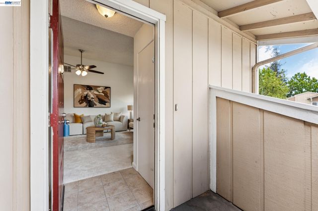 26 Raintree Ct 30, Hayward, CA 94544