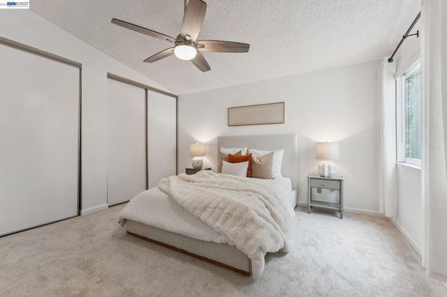 26 Raintree Ct 30, Hayward, CA 94544