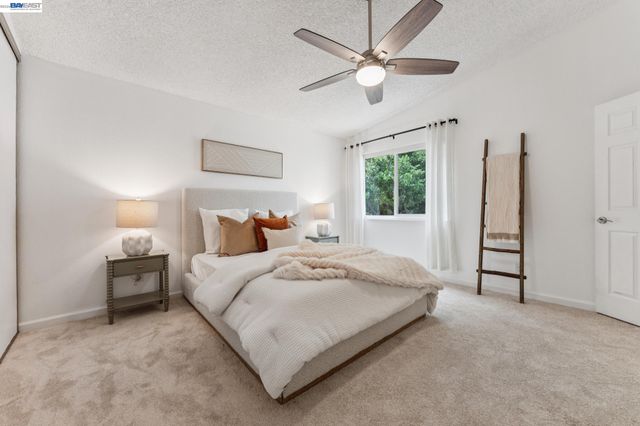 26 Raintree Ct 30, Hayward, CA 94544