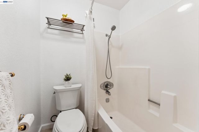 26 Raintree Ct 30, Hayward, CA 94544