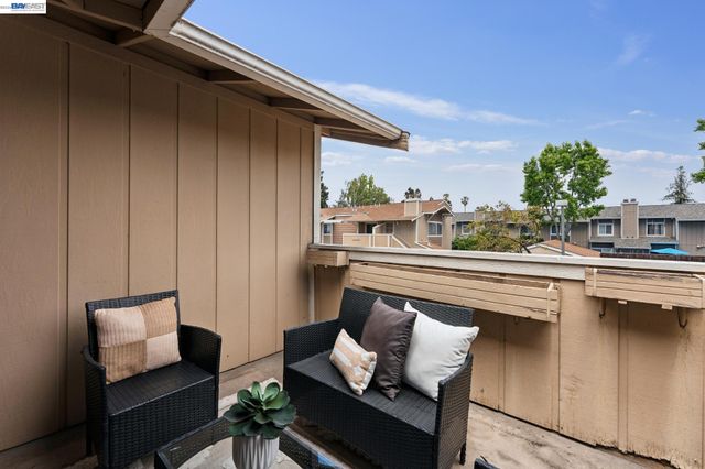 26 Raintree Ct 30, Hayward, CA 94544