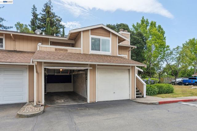26 Raintree Ct 30, Hayward, CA 94544