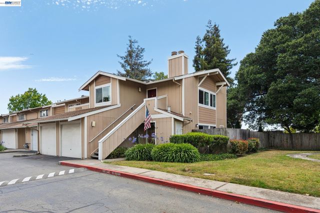 26 Raintree Ct 30, Hayward, CA 94544