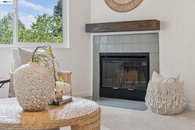 26 Raintree Ct 30, Hayward, CA 94544