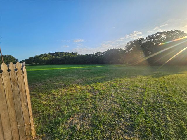 145 Firefly Drive, Springtown, TX 76082