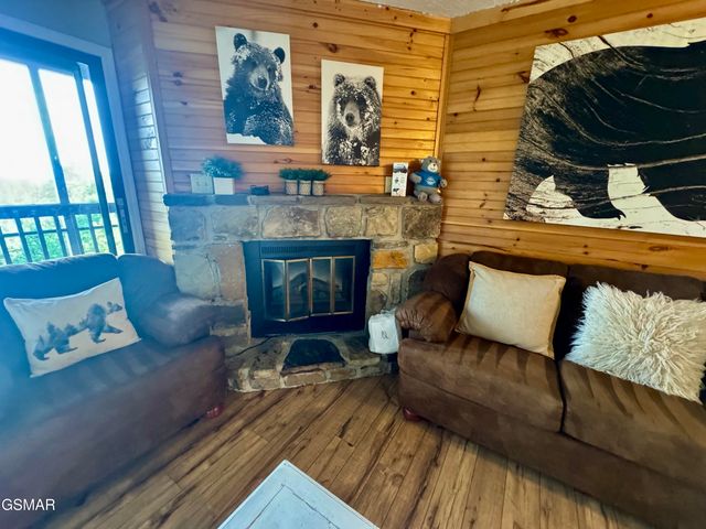 1102 Ski View Drive, Gatlinburg, TN 37738