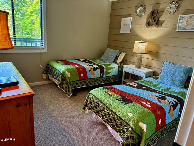 1102 Ski View Drive, Gatlinburg, TN 37738