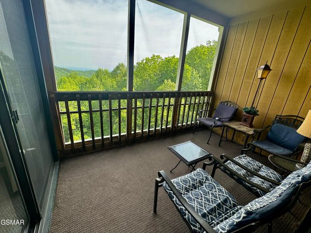 1102 Ski View Drive, Gatlinburg, TN 37738