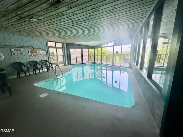 1102 Ski View Drive, Gatlinburg, TN 37738