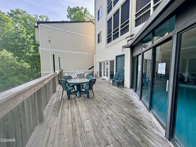 1102 Ski View Drive, Gatlinburg, TN 37738