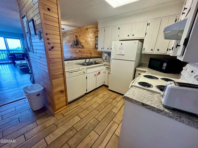 1102 Ski View Drive, Gatlinburg, TN 37738
