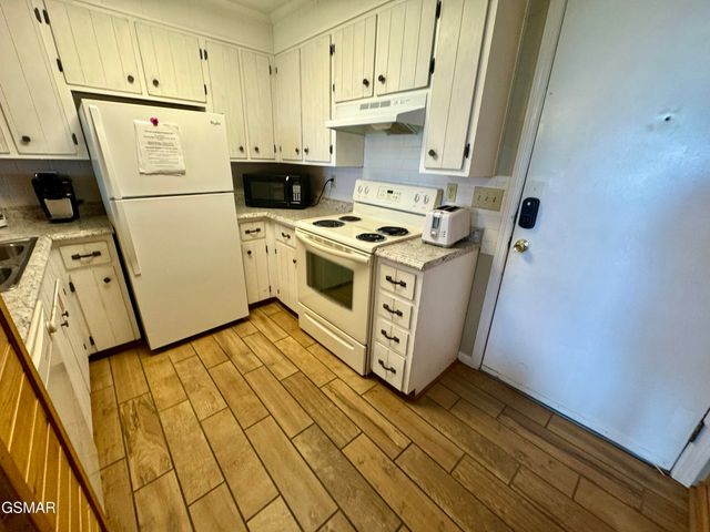 1102 Ski View Drive, Gatlinburg, TN 37738