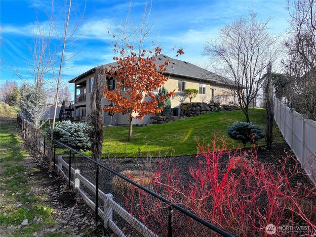 2049 Stillwater Drive, Walla Walla, WA 99362