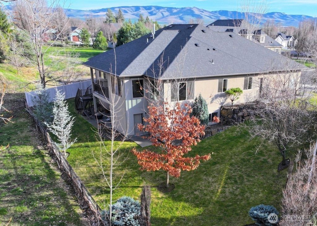 2049 Stillwater Drive, Walla Walla, WA 99362