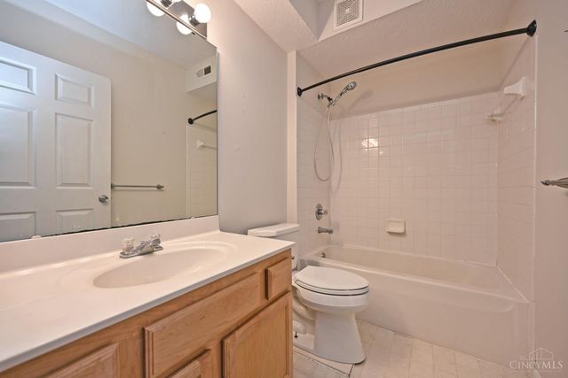 250 Postoak Lane, Milford, OH 45150