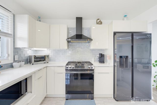 125 Higgins Road, Old Bridge, NJ 07747