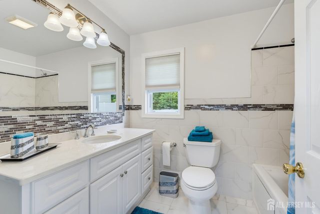 125 Higgins Road, Old Bridge, NJ 07747