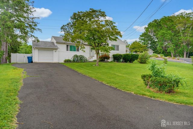 125 Higgins Road, Old Bridge, NJ 07747