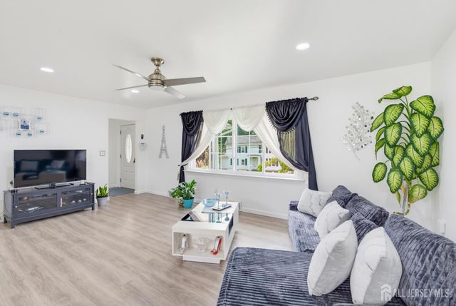 125 Higgins Road, Old Bridge, NJ 07747