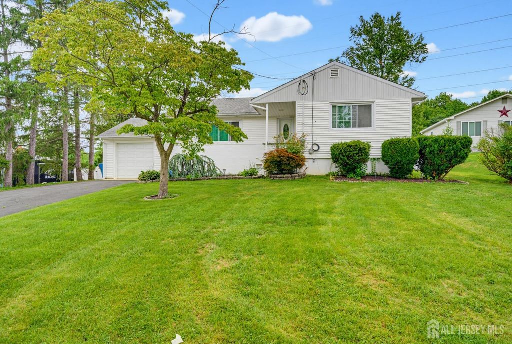 125 Higgins Road, Old Bridge, NJ 07747