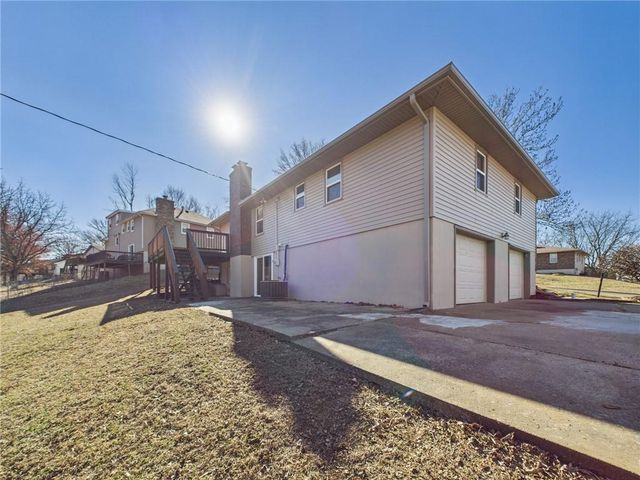 1421 Grandview Drive, Warrensburg, MO 64093