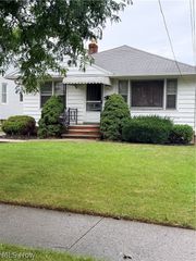 15401 Ramage Avenue, Maple Heights, OH 44137