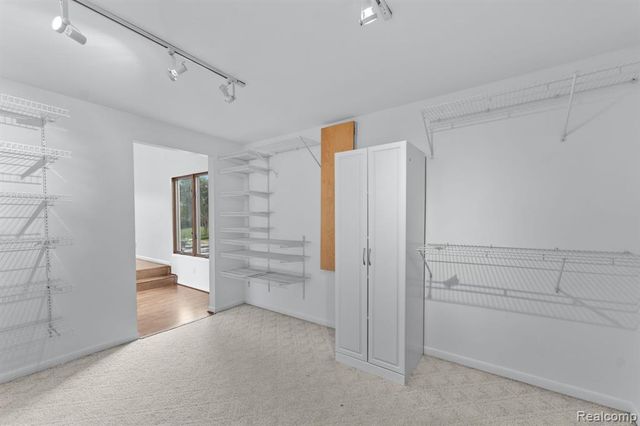 6628 Longworth Drive, Waterford, MI 48329