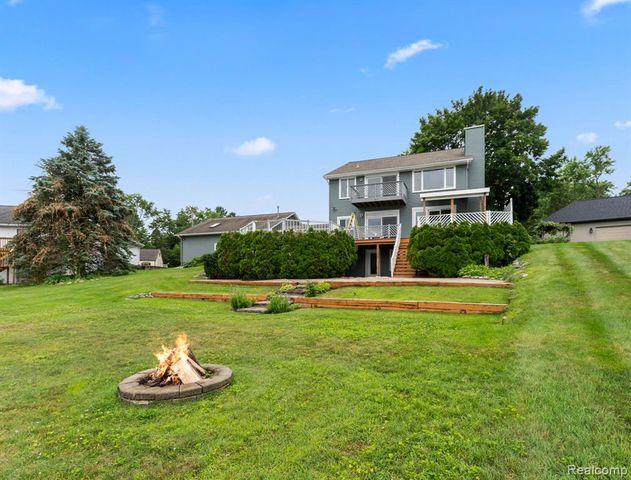 6628 Longworth Drive, Waterford, MI 48329