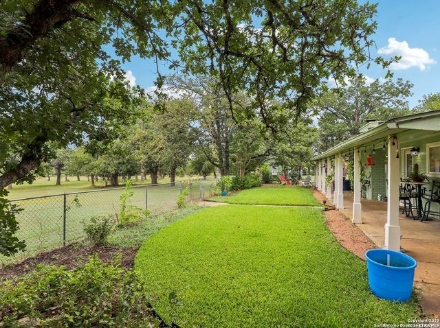 721 Rocky Creek, Fredericksburg, TX 78624