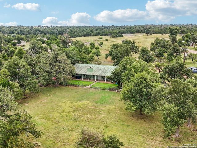 721 Rocky Creek, Fredericksburg, TX 78624