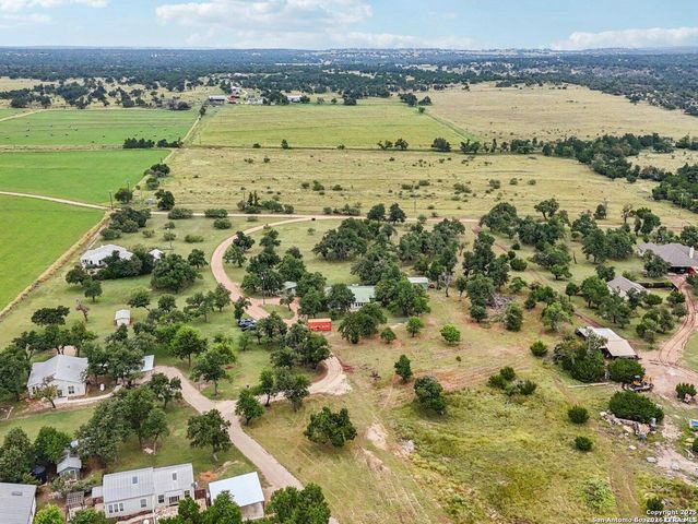 721 Rocky Creek, Fredericksburg, TX 78624
