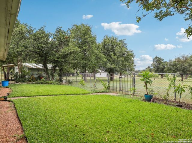 721 Rocky Creek, Fredericksburg, TX 78624