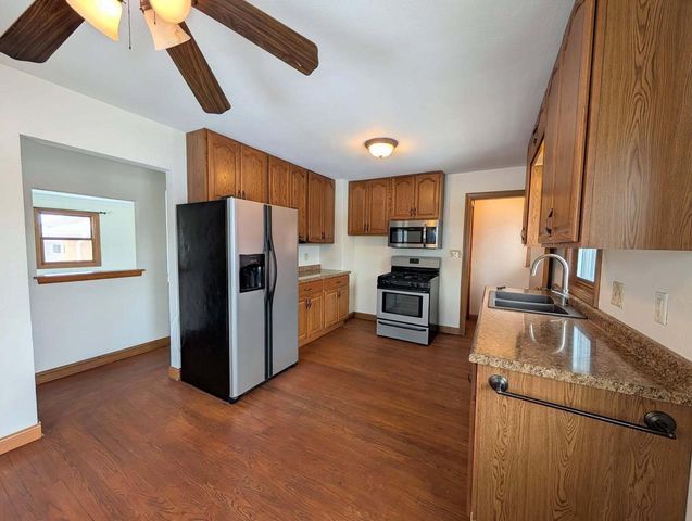 1360 S 88th STREET, Milwaukee, WI 53214