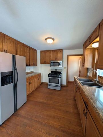 1360 S 88th STREET, Milwaukee, WI 53214