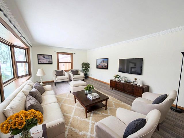 1360 S 88th STREET, Milwaukee, WI 53214