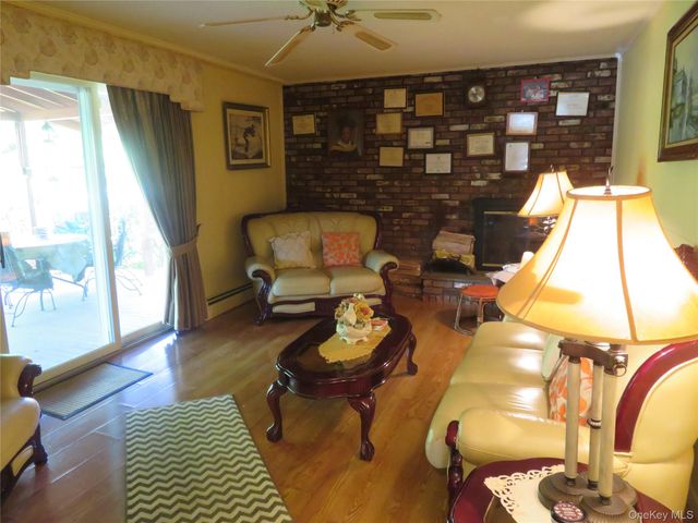 440 Spangle Drive, North Babylon, NY 11703