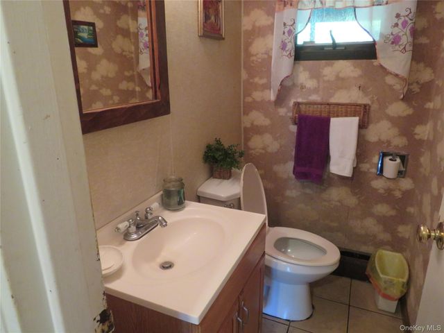 440 Spangle Drive, North Babylon, NY 11703