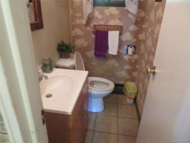 440 Spangle Drive, North Babylon, NY 11703
