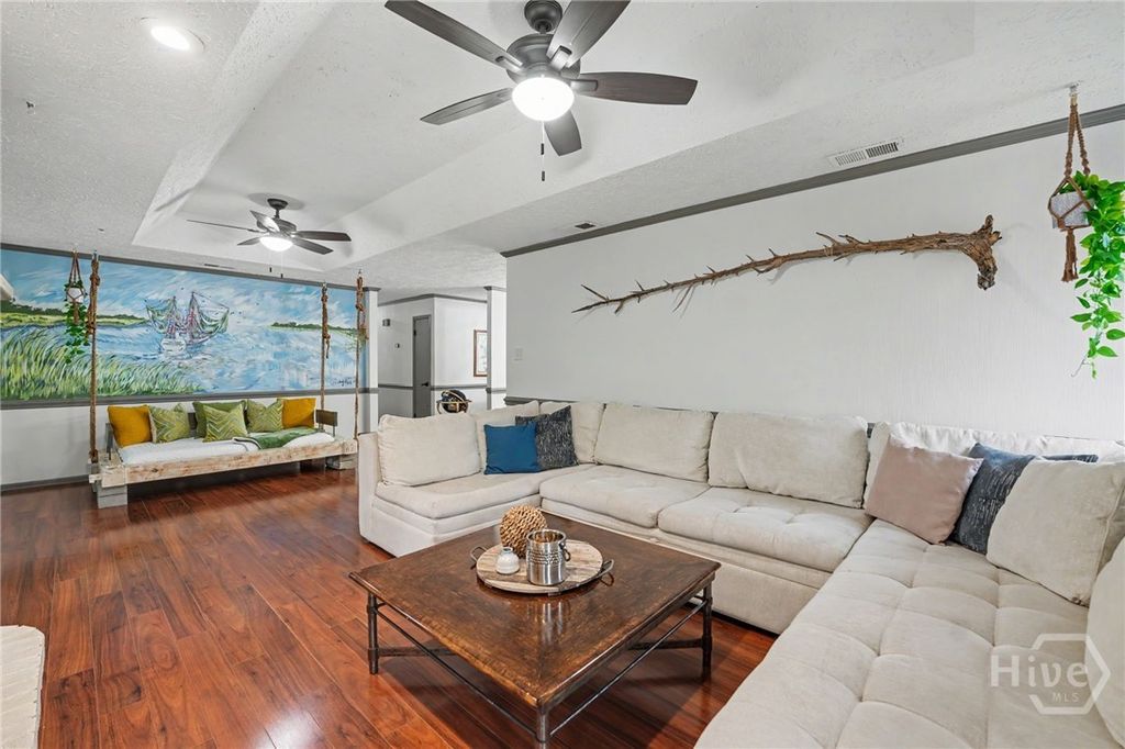 Image 13 of property listing at 810 Oemler Loop, Savannah, GA 31410