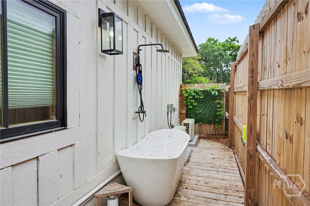 Image 42 of property listing at 810 Oemler Loop, Savannah, GA 31410