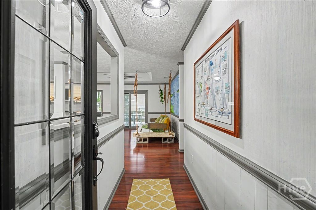 Image 6 of property listing at 810 Oemler Loop, Savannah, GA 31410
