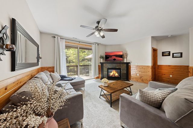 10890 Cinnabar Way Apt 6, Truckee, CA 96161