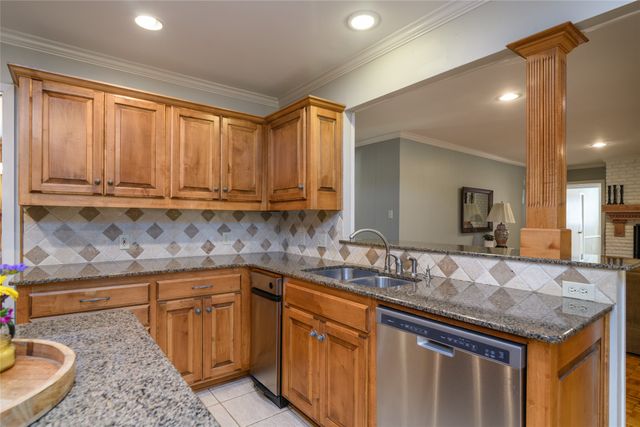 5910 Fern Avenue, Shreveport, LA 71105