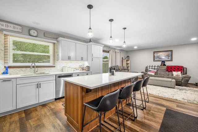 3811 CLIFF STREET, Wisconsin Rapids, WI 54494