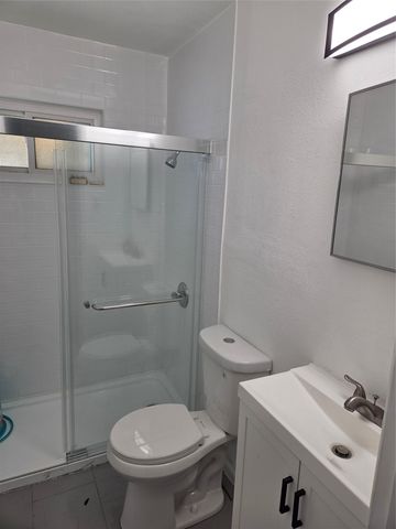 Valwood pkwy 2559, Carrollton, TX 75234