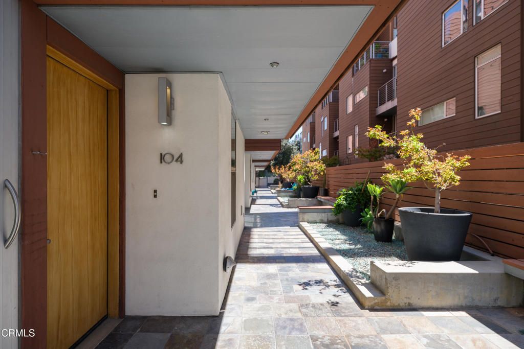 141 S Hudson Avenue 104, Pasadena, CA 91101 — photo 2