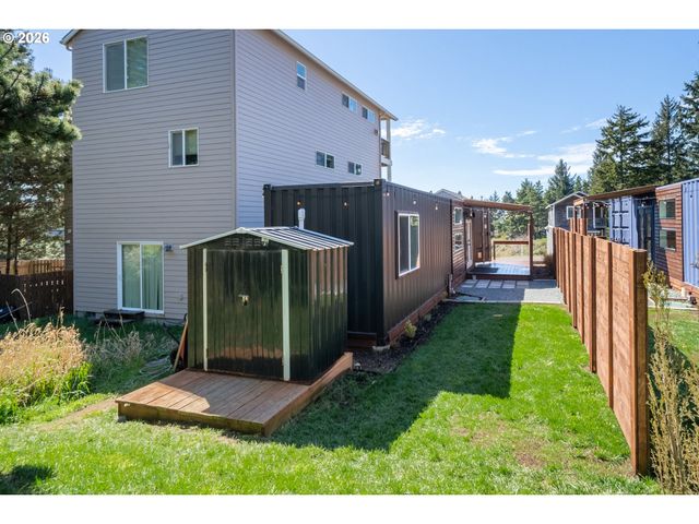 335 HILLSDALE St, Oceanside, OR 97134